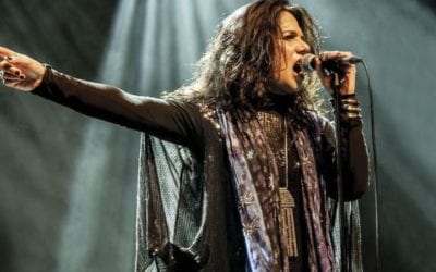 Sari Schorr – A rekedtes hangú bluesénekesnő Magyarországra jön