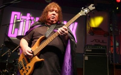 Steve Priest is elment