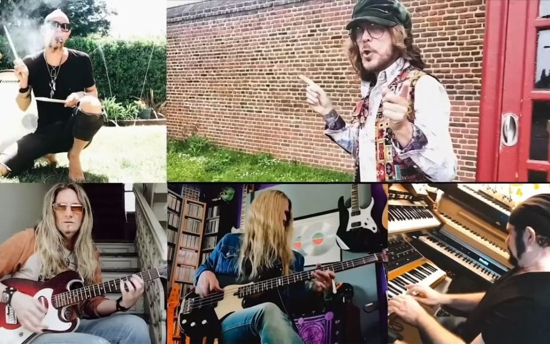 Echobats – Tony Harnell, Joel Hoekstra és James LoMenzo társulása