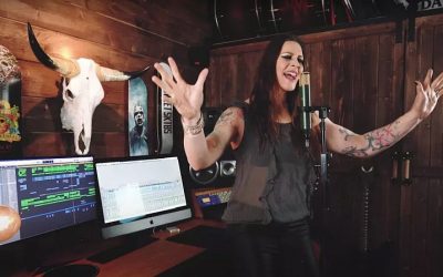 Floor Jansen – A ‘Feledés’ betétdalát dolgozta fel