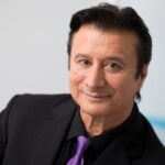 Steve Perry karácsonyi albuma vezeti a Billboard ünnepi lemezlistáját