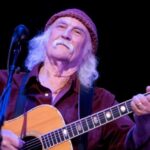 Elhunyt David Crosby
