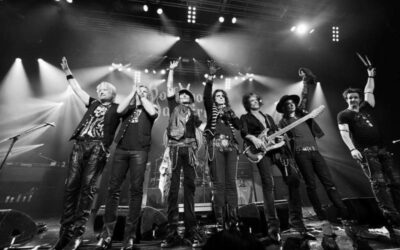 Hollywood Vampires – You Can’t Put Your Arms Around A Memory