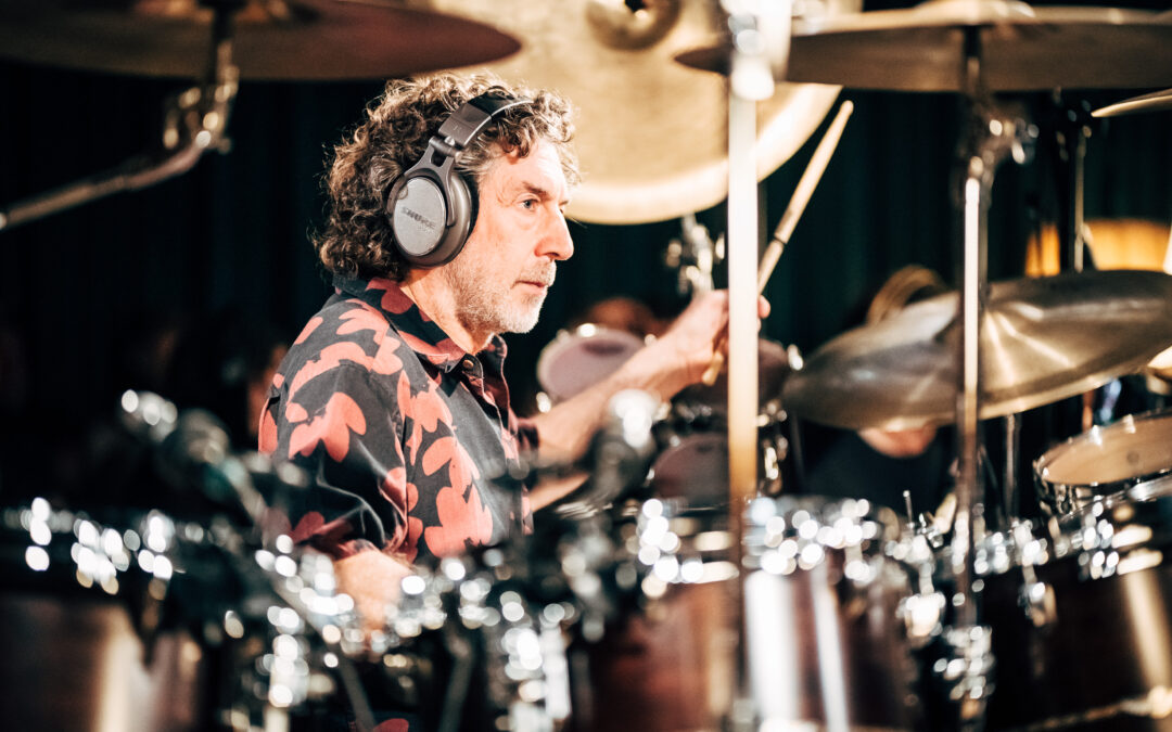 A RaM Színházban lép fel Simon Phillips