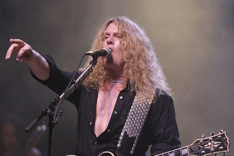 Elhunyt John Sykes