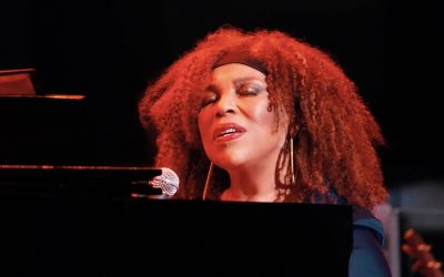 Elhunyt Roberta Flack