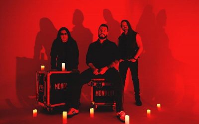 Monolith – Kiút a média rabságából