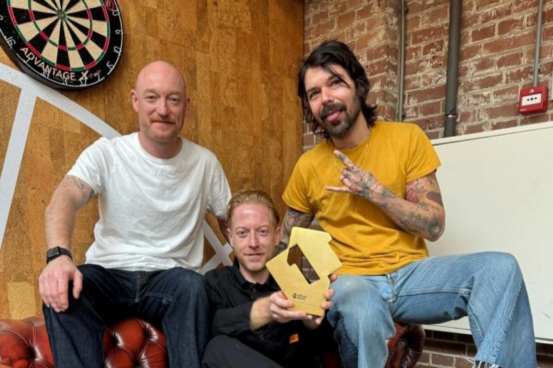 A Biffy Clyro vezeti a brit albumlistát
