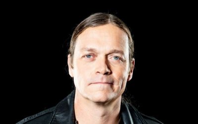Elhunyt Brad Arnold