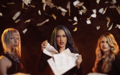 Alissa White-Gluz – Repeszek között repülő majom