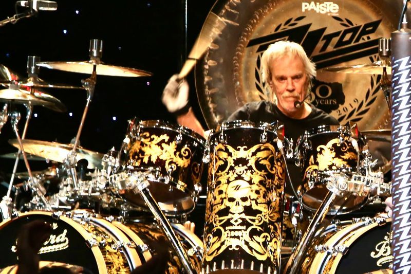 Meghalt a ZZ Top dobosa