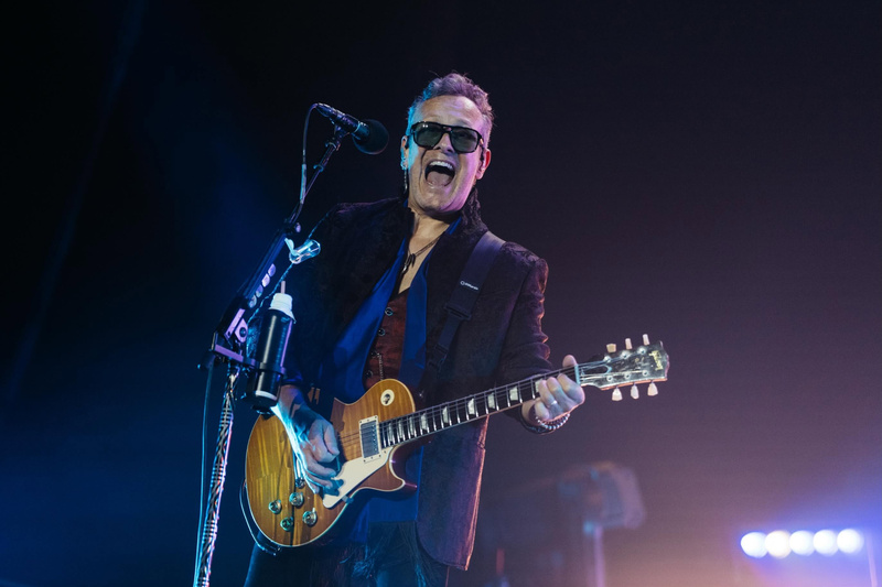 Éljen soká Vivian Campbell!