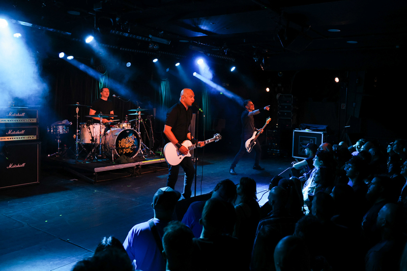 Rock and rolltól hullámzott az A38 Hajó: Danko Jones, Split Dogs – Budapest, 2026. 10. 15.
