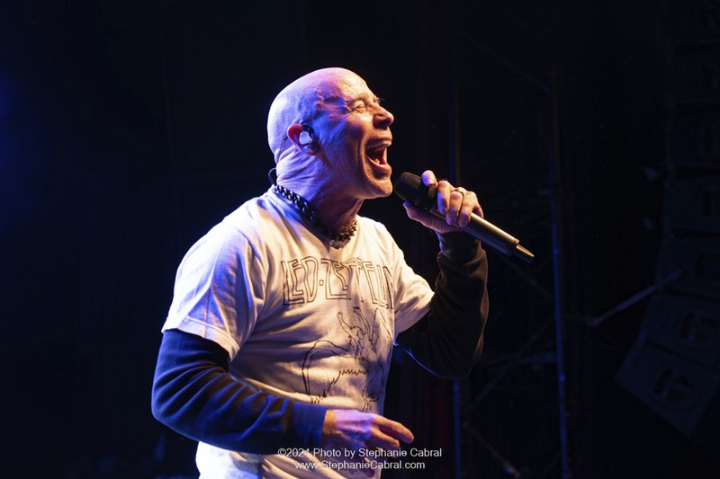 John Bush Budapestre hozza az Anthrax 1993 és 2003 közötti korszakát